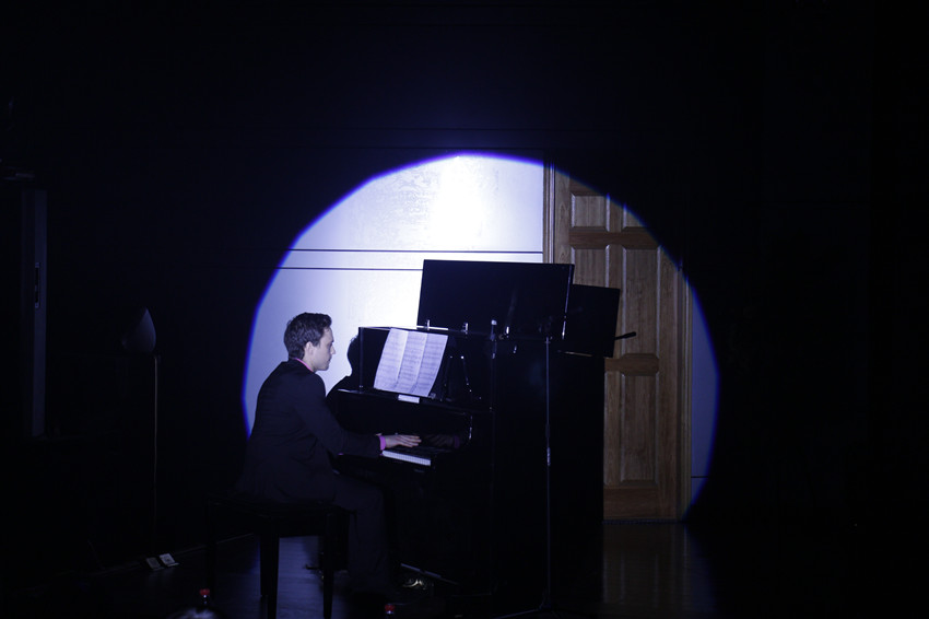 1484615021108814.jpg 钢琴演奏_副本.jpg